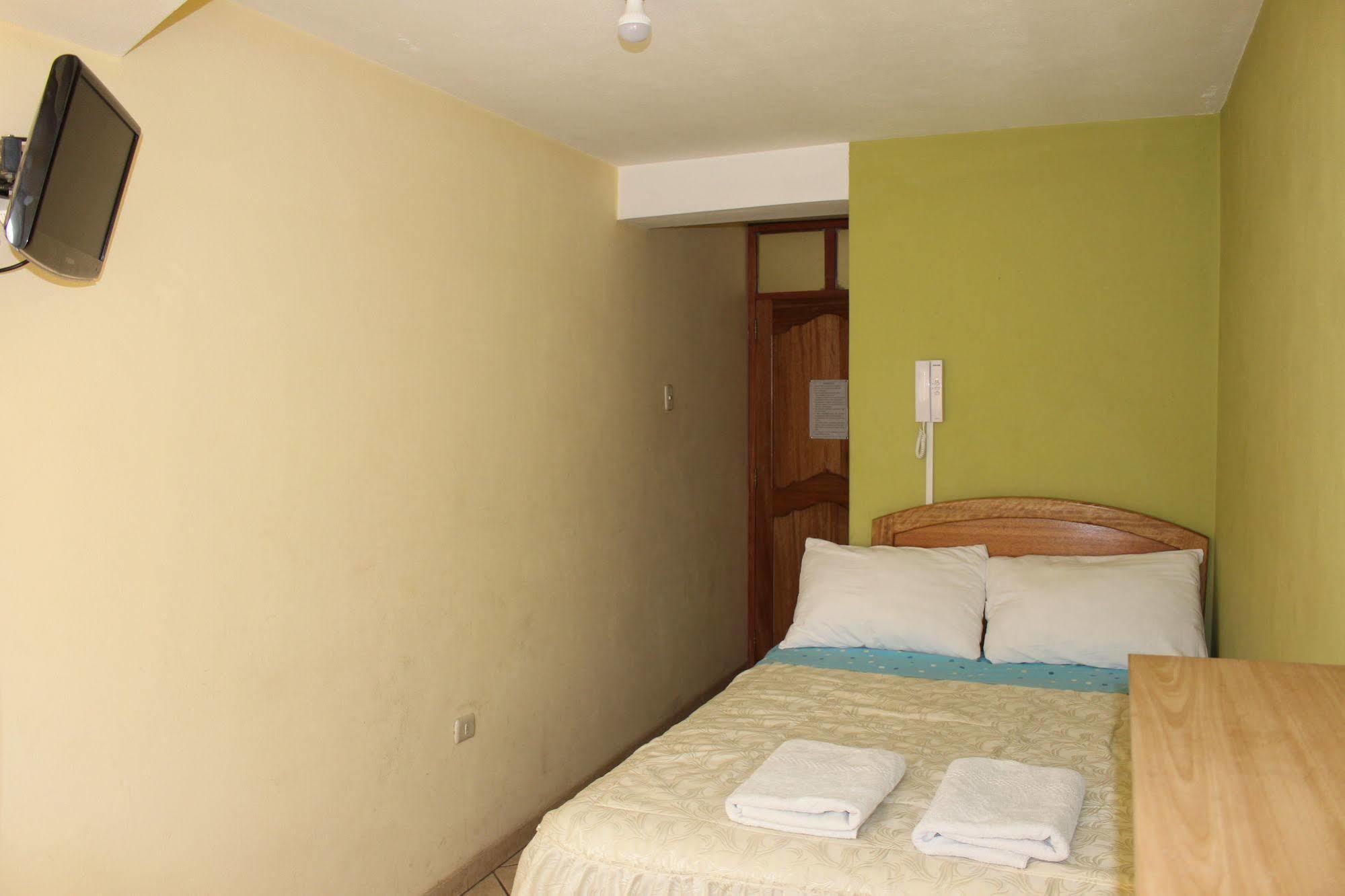 Posada De Percybal Lago Inn ปูโน ภายนอก รูปภาพ